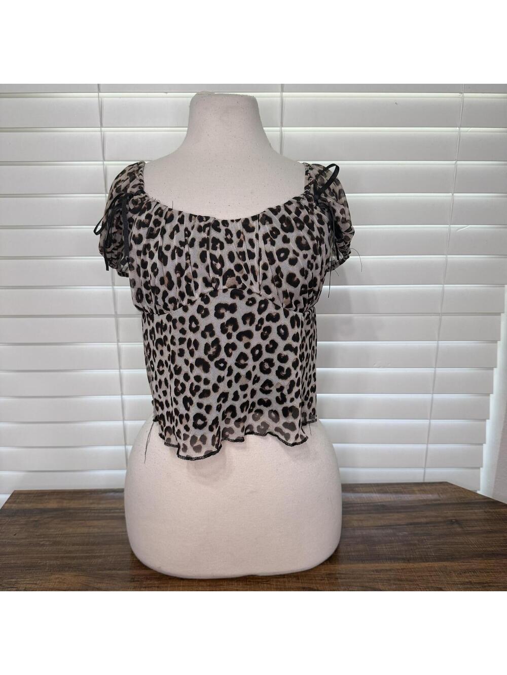 Vibe Sportswear Leopard Print Off-Shoulder Short Sleeve Top Size XL